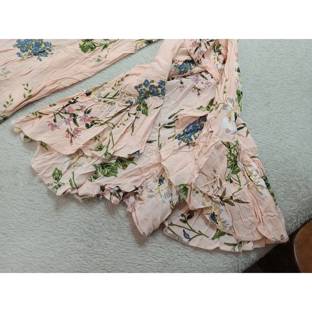 Fever Peach Floral Sheer Bell Sleeve And Hem Perforated Detail Boho Top Womens M